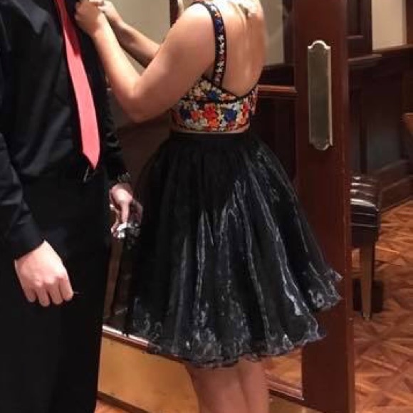 CUSTOME SHERRI HILL DRESS - Picture 3 of 4